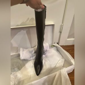 Brand new Schutz boots size 7 straight out of the box